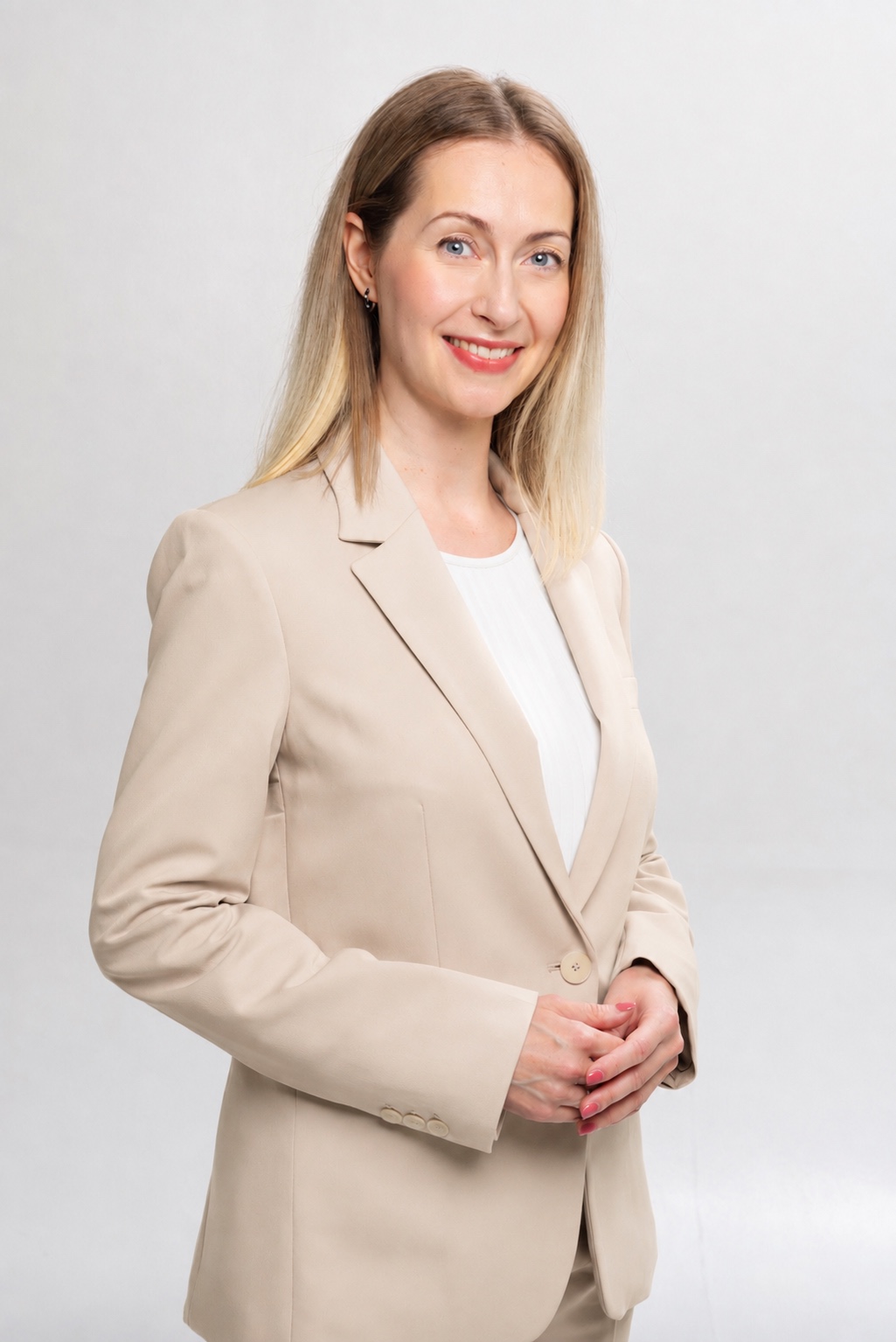 KIRA ZHIGULEVA — AKMAS KINNISVARA kinnisvaramaakler